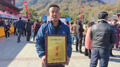 2025年，甘肃省陇南市康县天麻麻王评比及招商会在阳坝召开。三河坝镇斜坡村天麻种